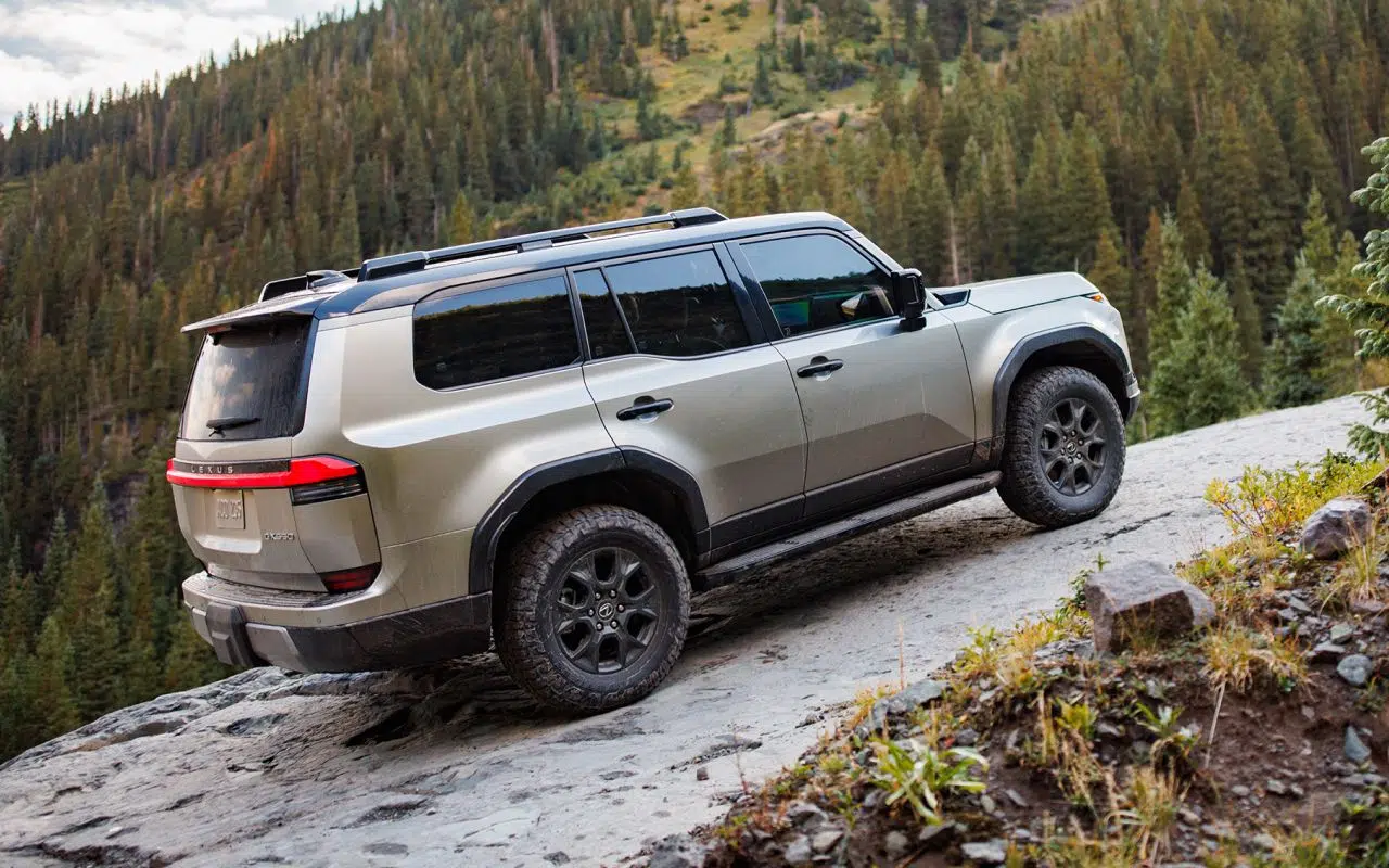 lexus-2024-gx-550-overtrail-atomic-silver-black-roof-m