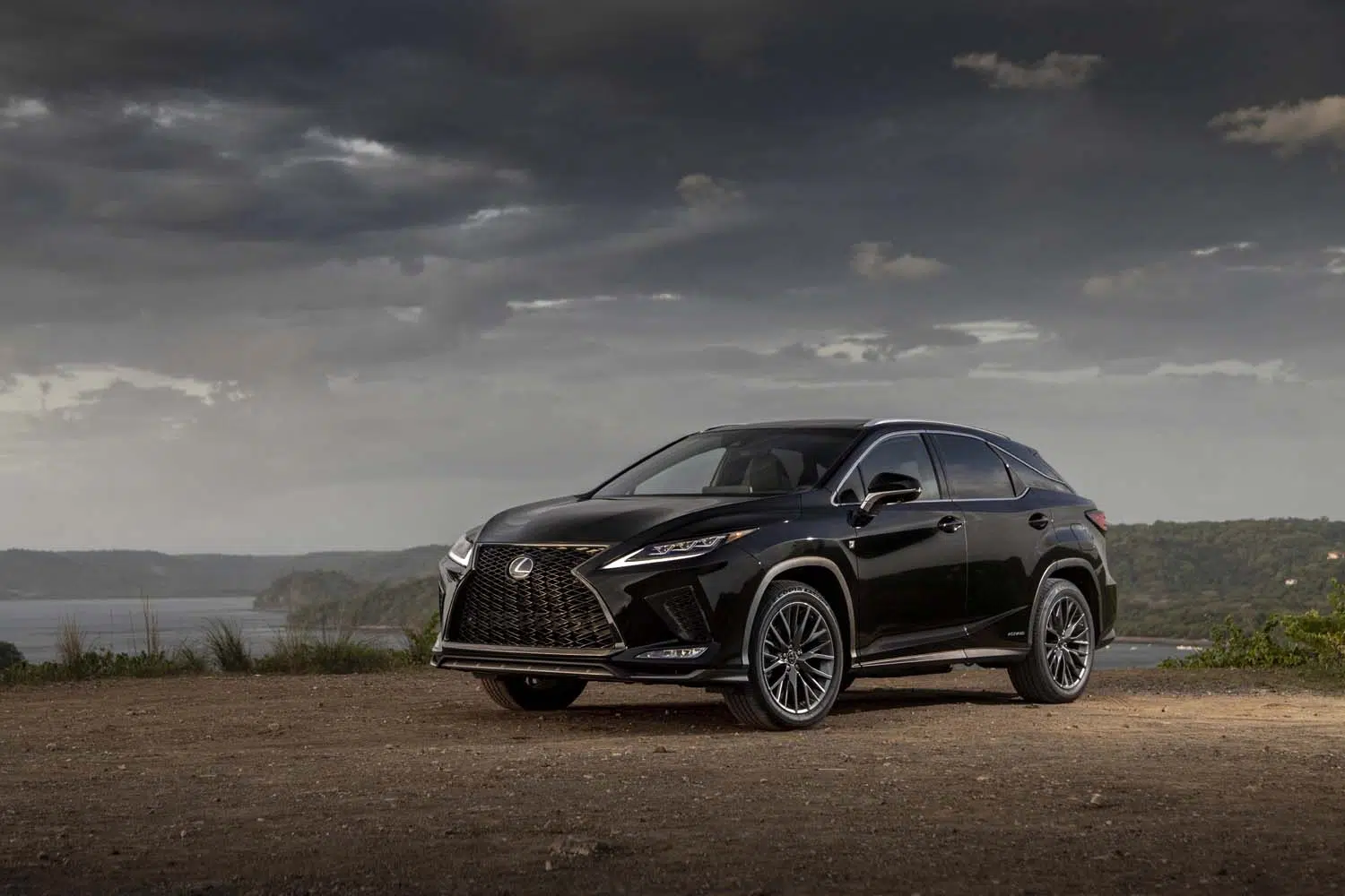 2020-Lexus-RX-450H-MC_Black_Circuit-Red146