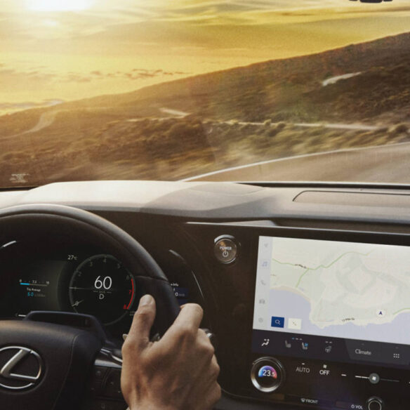 lexus-2026-gallery-rx450h-plus-executive-macadamia-interior-display