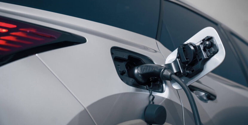 lexus-2026-gallery-rx450h-plus-plug-in-charging