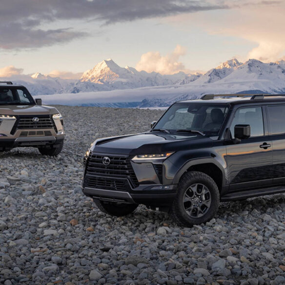 lexus-2026-gx-550-overtrail-earth-black-roof-caviar-l