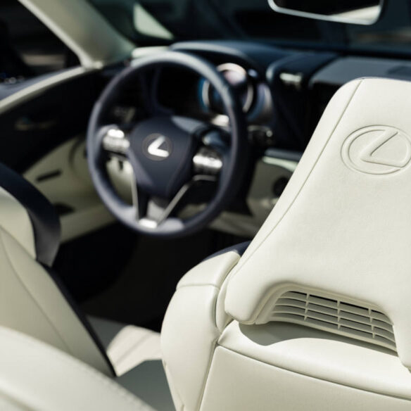 lexus-2026-lc-500-convertible-interior-blue-white