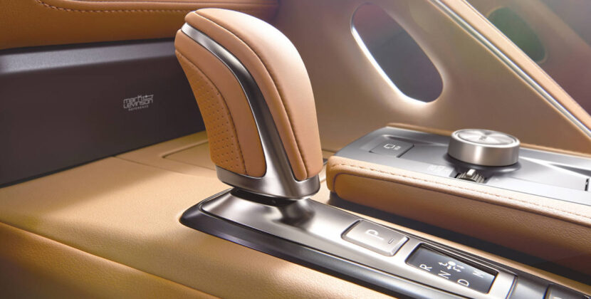 lexus-2026-lc-500-convertible-interior-toasted-caramel-shift-knob