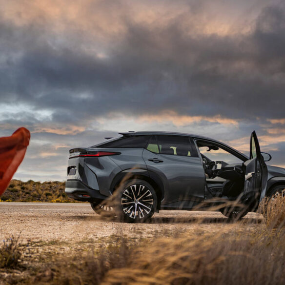 lexus-2026-rz-450e-luxury-cloudburst-grey-right-profile