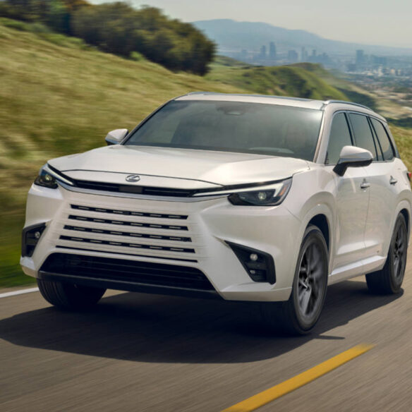 lexus-2026-tx-350-wind-chill-pearl-driving