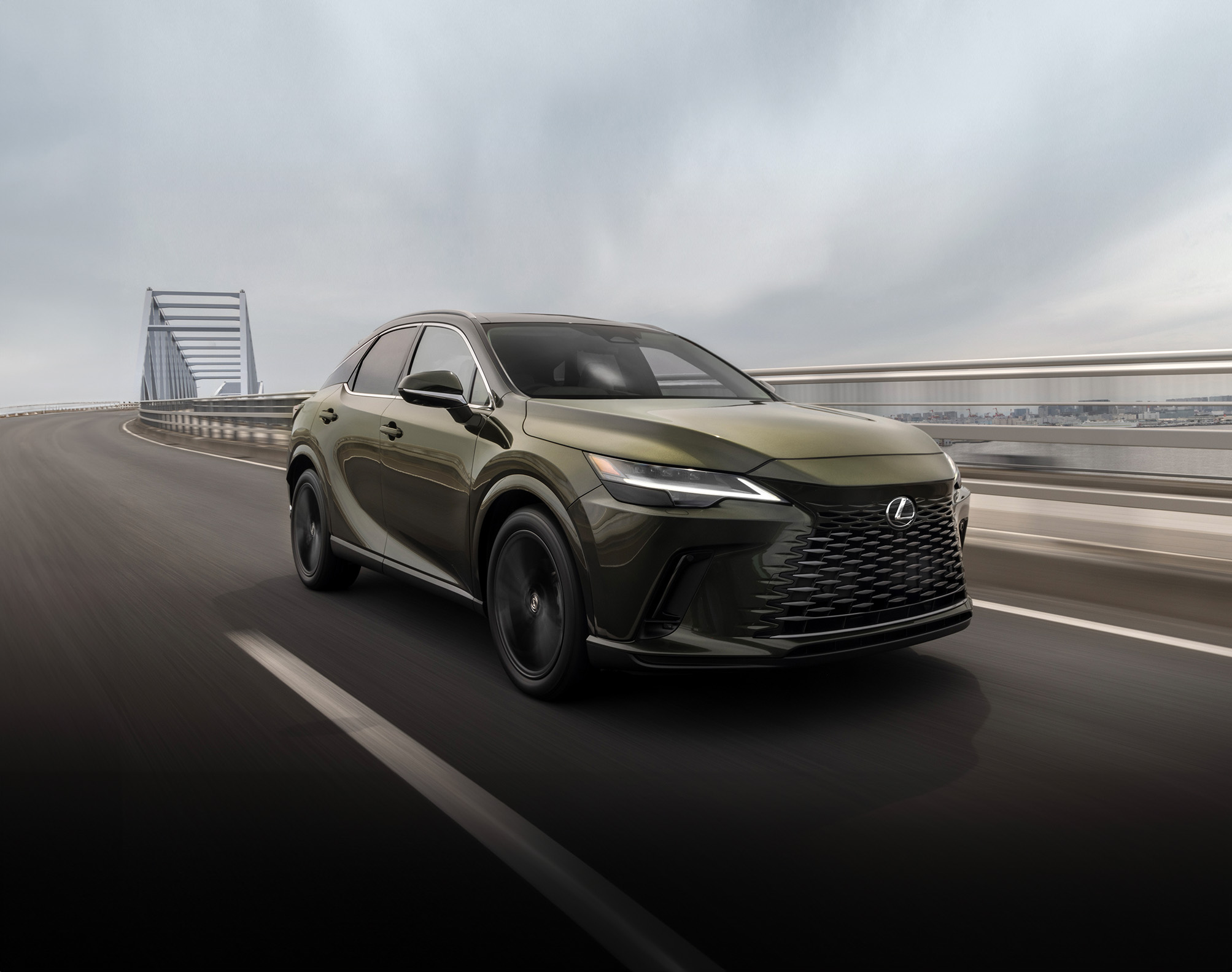 2026 RX 350h Ultra Luxury Package in nori green pearl – vert nori nacre