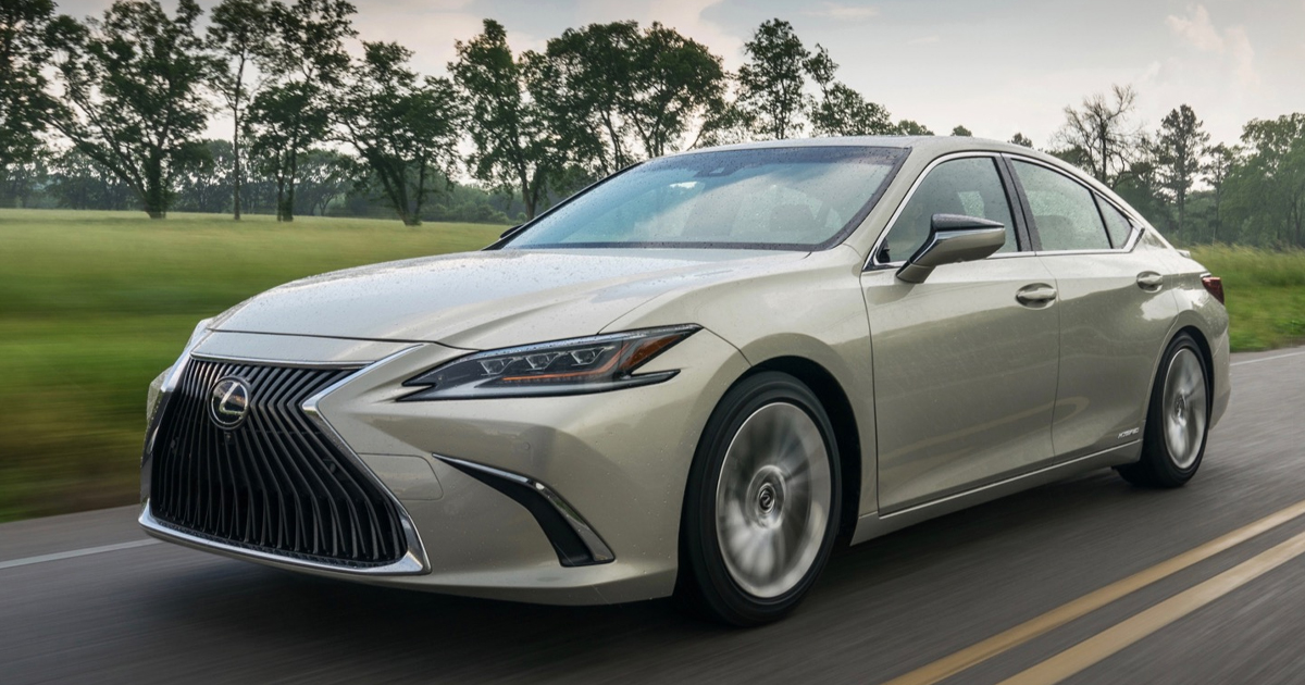 Lexus ES 2021 vs Audi A4 2020