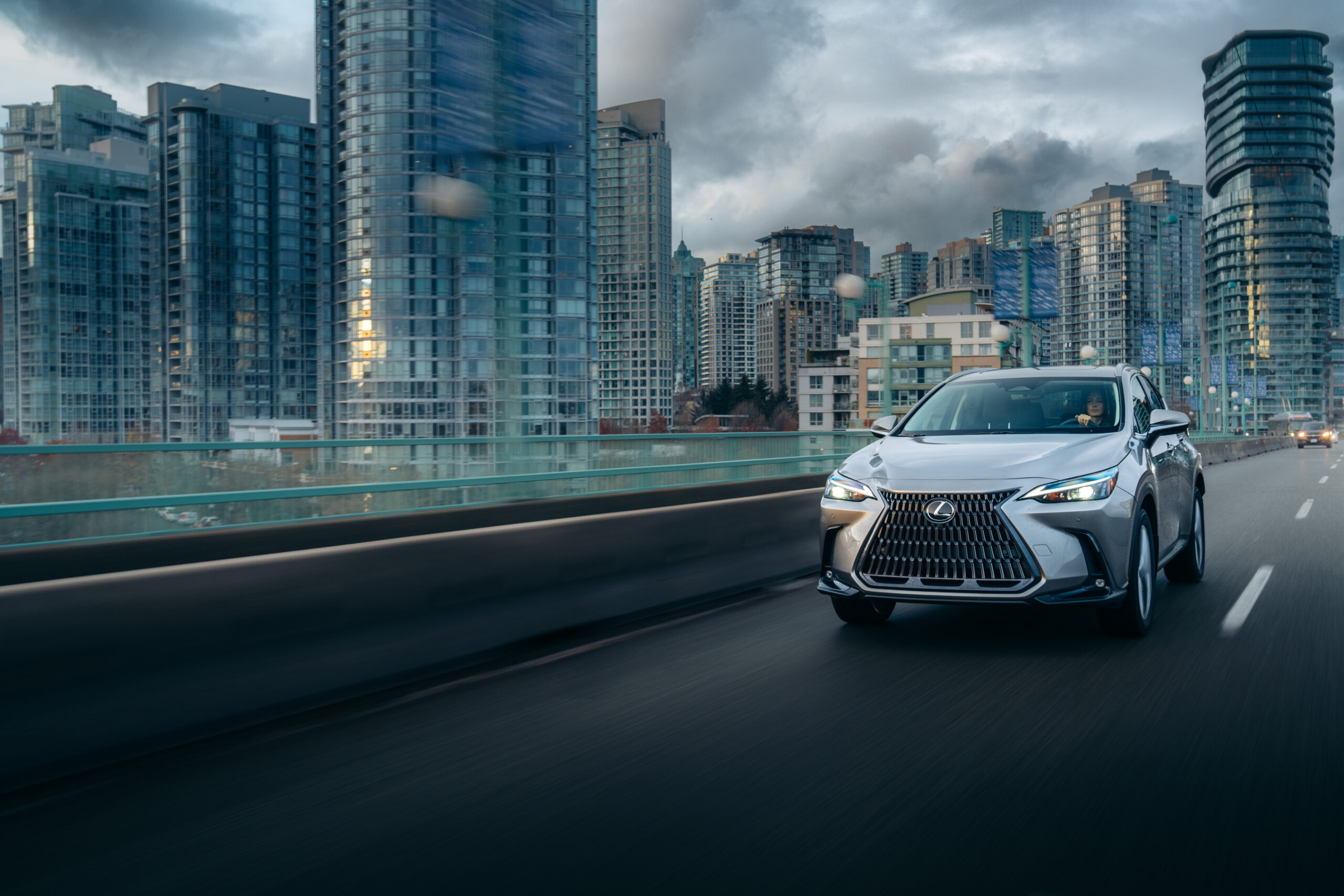 Nx 350h ultra luxury package in atomic silver